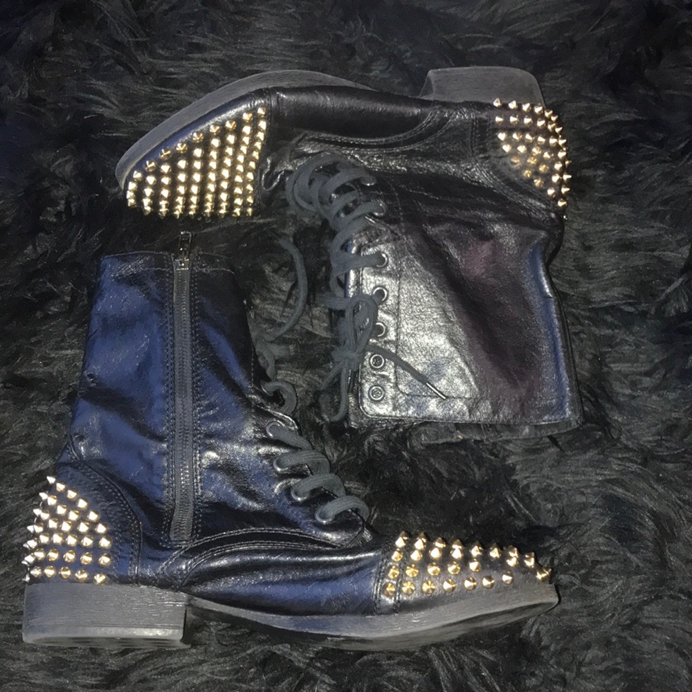 Steve Madden leather motto boots